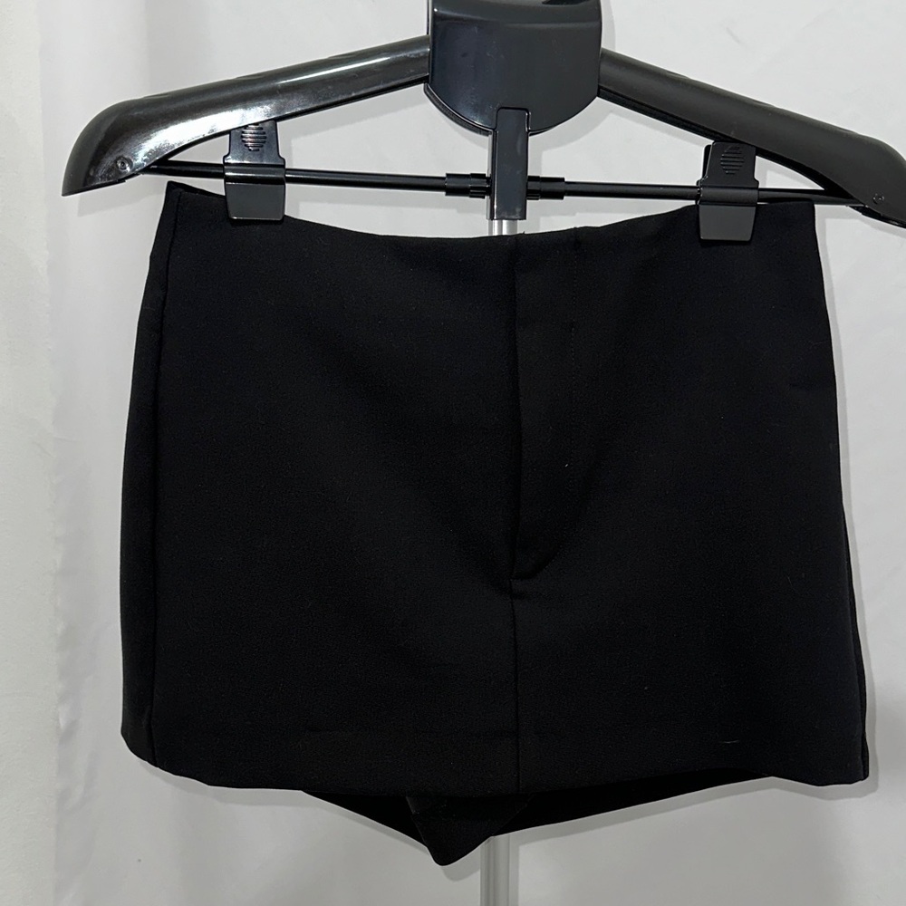Zara Black Tailored Skort